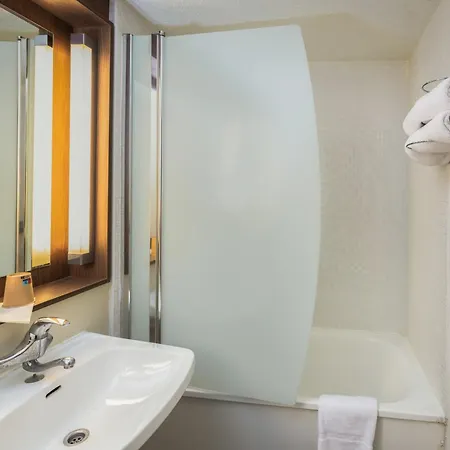 Hotel Campanile Nature - Bordeaux Sud Talence 3*