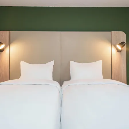 Otel Campanile Nature - Bordeaux Sud Talence 3*