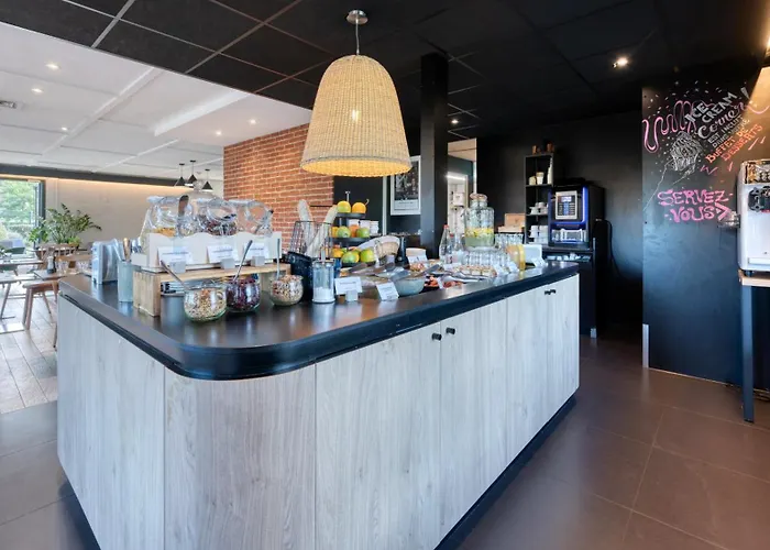 Hotel Campanile Nature - Bordeaux Sud Talence 3*