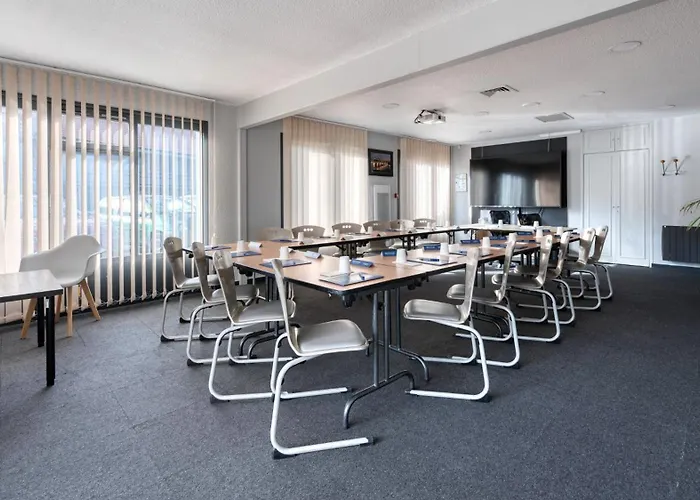 Campanile Nature - Bordeaux Sud Talence 3*