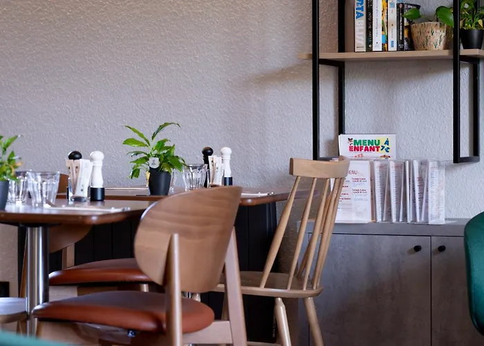 Hotel Campanile Nature - Bordeaux Sud Talence 3*